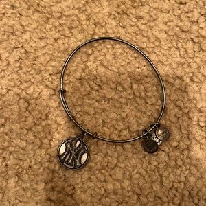 New York Yankees Alex and Ani